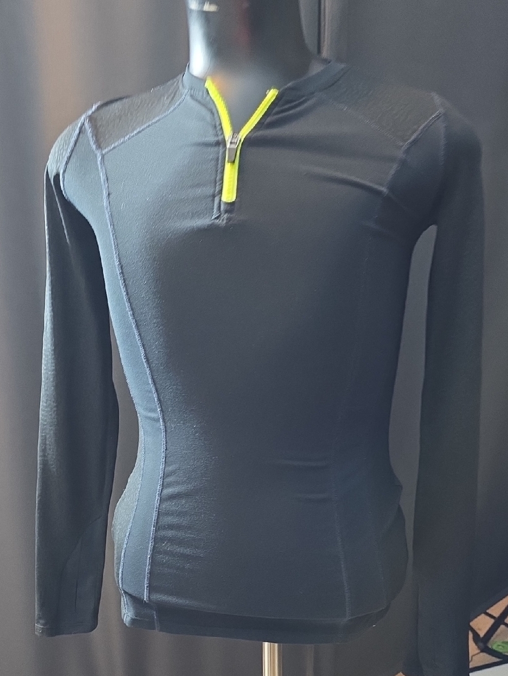 Fabletics Tight Fit Quarter Zip Long Sleeve Tee XxS